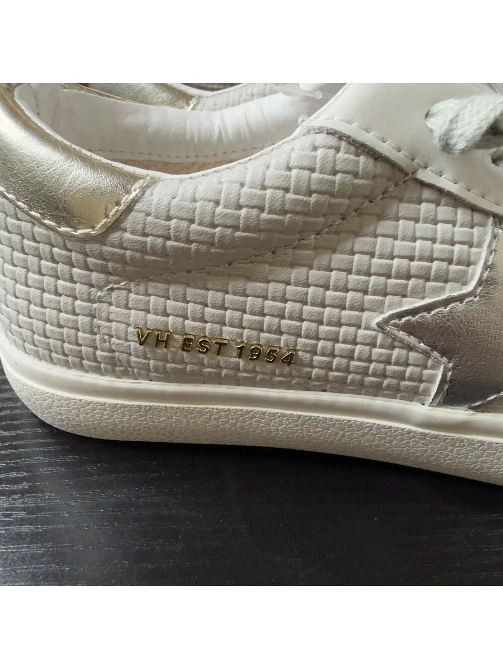 Size 7 Vintage Havana Star White Gold Mesh Lace Up Low Top Women's Sneakers Nwt